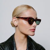 A. KJÆRBEDE Sonnenbrille Kaws - Demi Tortoise