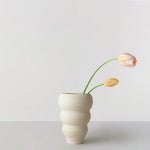 RO Collection hand turned vase curved no. 60 vanilla - 25cm - noord®