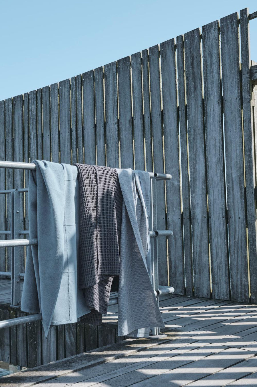 The Organic Company Big Waffle Badetuch dark grey - 150x100cm - noord®